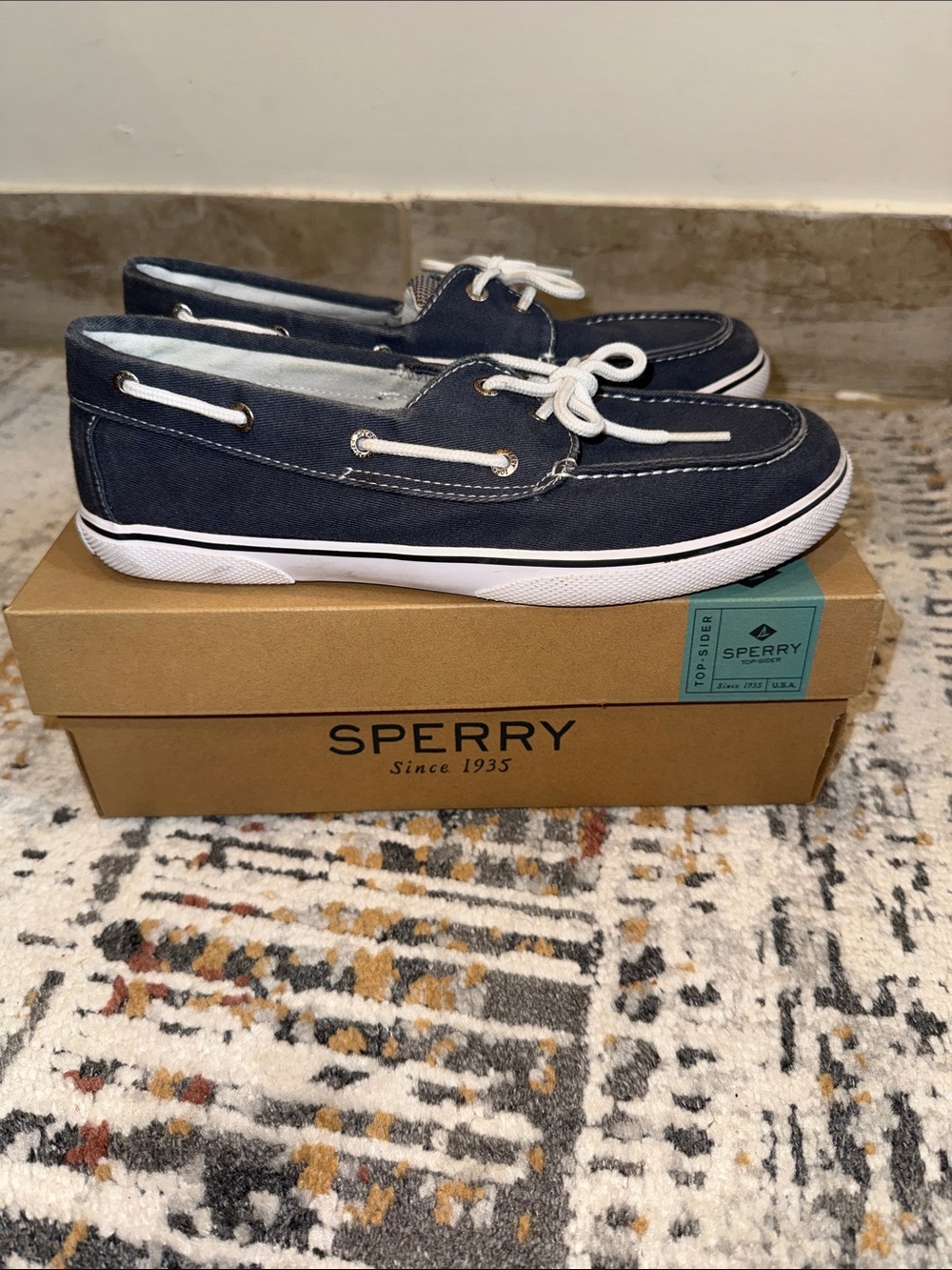Boys low top sperry Halyard khaki shoe (size US 6m)